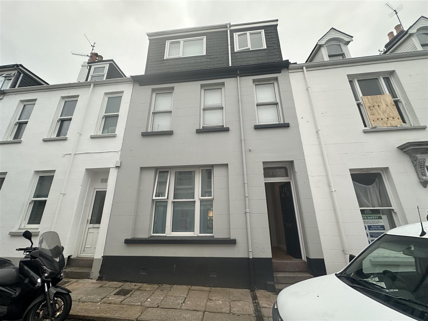 Flat 1, 114 Halkett Place, St Helier